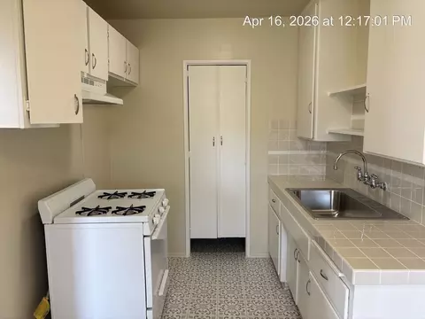 1116 W Valencia Dr, Fullerton, CA 92833 photo 3
