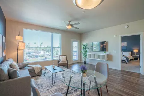 1890 S Country Club Way, Tempe, AZ 85281