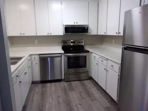 7134 Gloria Dr, Sacramento, CA 95831
