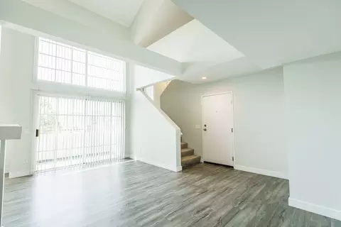 960 N Alfred St, Los Angeles, CA 90069