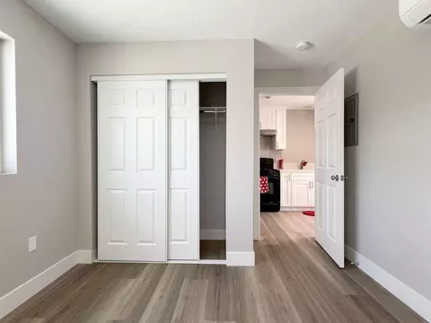 1952 Pine Ave, Long Beach, CA 90806 photo 2
