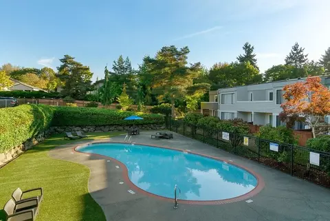 13808 NE 12th St, Bellevue, WA 98005 photo 2