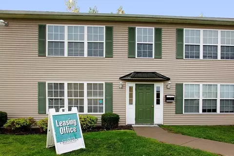 69 State St, Manchester, NY 14504