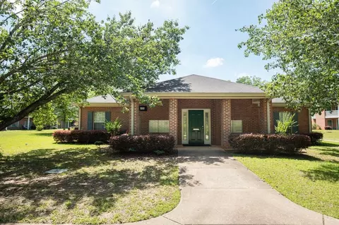 100 Manor Ct, Greenville, AL 36037