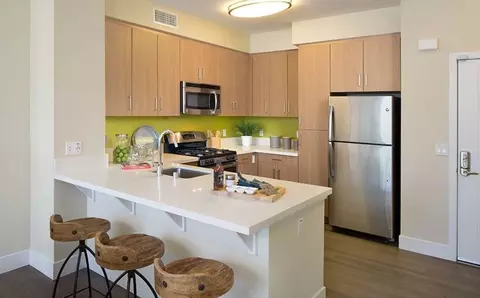 701 Breeze Hill Rd, Vista, CA 92081 photo 2