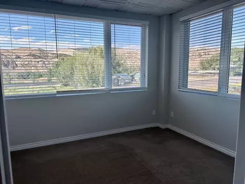 500 Red Table Dr, Gypsum, CO 81637