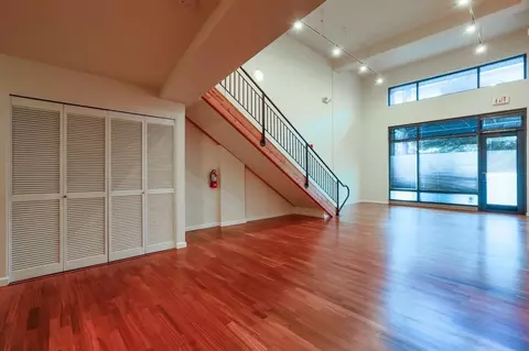 210 NW 20th Ave, Portland, OR 97209