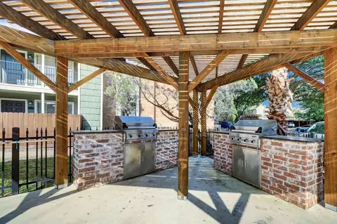 851 Threadneedle St, Houston, TX 77079 photo 9