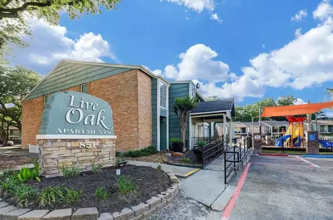 851 Threadneedle St, Houston, TX 77079 photo 2
