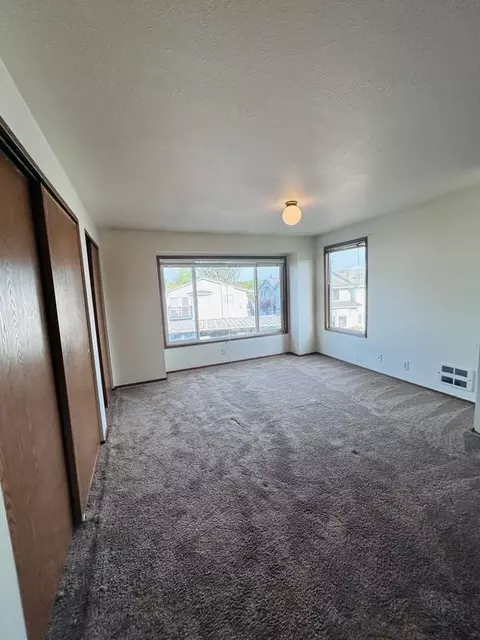 750 SE 8th Ave, Oak Harbor, WA 98277