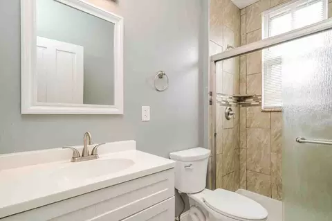 2821 Henrietta Pl, Saint Louis, MO 63104 photo 4