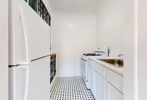 5501 S Cornell Ave, Chicago, IL 60637 photo 2