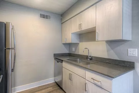 77 W Coolidge St, Phoenix, AZ 85013 photo 7