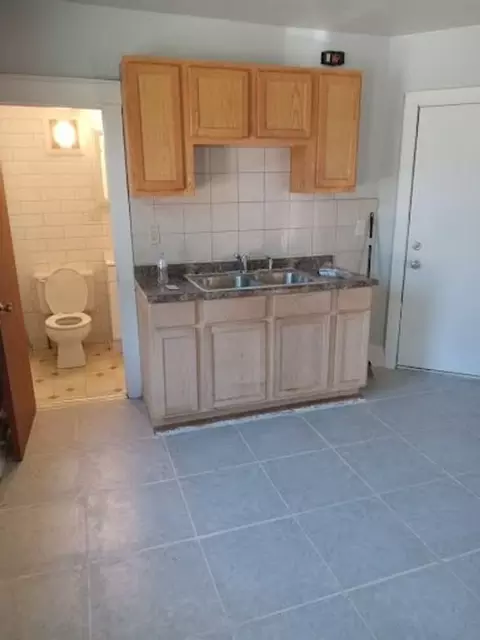 2319 S 17th St, Milwaukee, WI 53215