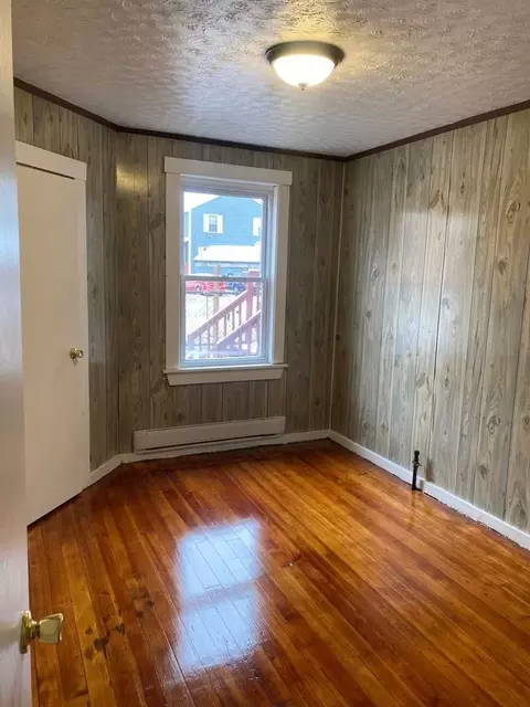 151 Charles St, Lowell, MA 01852