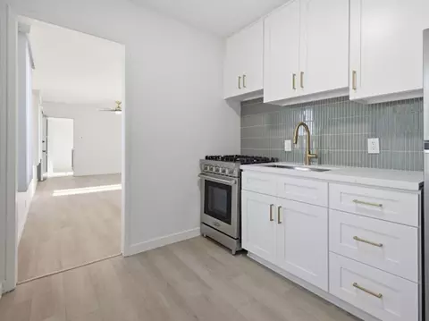 101 Cherry Ave, Long Beach, CA 90802