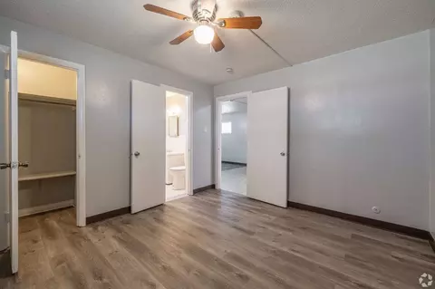 519 Oak St, Texarkana, TX 75501