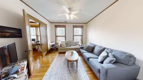 1251 W Grace St, Chicago, IL 60613
