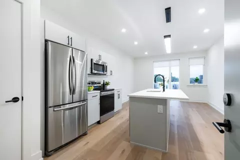 1331 S Juniper St, Philadelphia, PA 19147