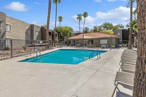 450 W Cool Dr, Oro Valley, AZ 85704 photo 4