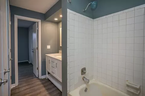 222 234 Brunswick Dr #222-222, Elyria, OH 44035