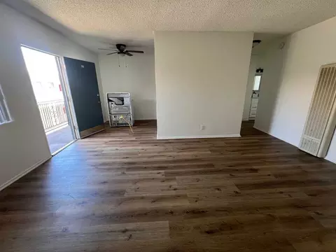 4015 W 132nd St, Hawthorne, CA 90250