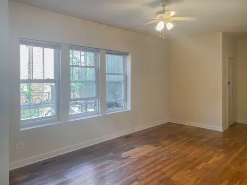 3521 N Broadway St, Chicago, IL 60657