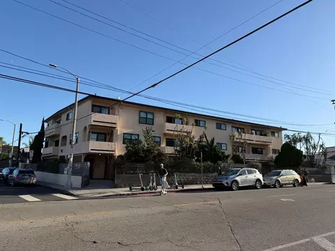 116 Rose Ave, Los Angeles, CA 90291