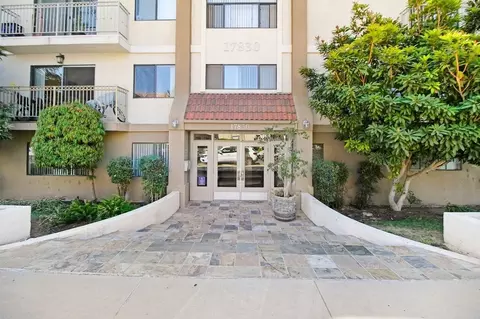 17830 Merridy St, Los Angeles, CA 91325