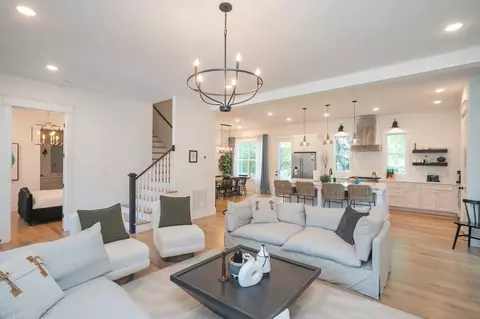 106 Walnut Hill Dr, Nashville, TN 37214
