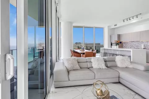 4111 S Ocean Dr, Hollywood, FL 33019