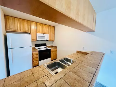 1740 NW Pence Ln, Bend, OR 97703