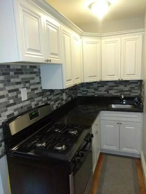 182 Lafayette St, Salem, MA 01970