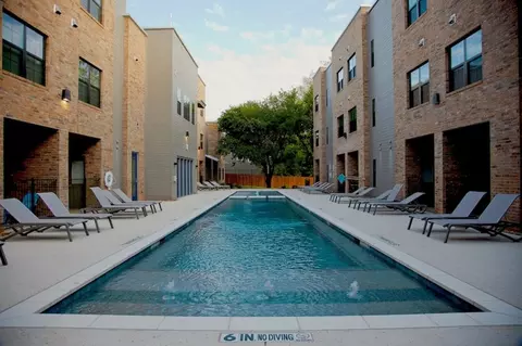 2430 S 2nd St, Waco, TX 76706