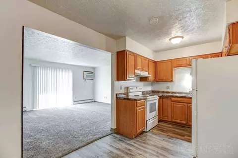 525 22nd Ave NW, Minot, ND 58703