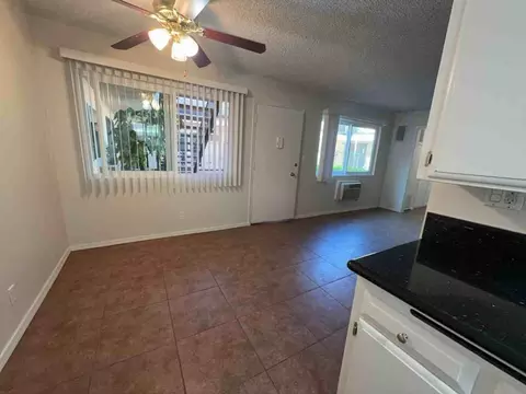 6126 Fulton Ave, Los Angeles, CA 91401