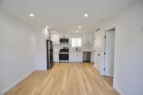 14418 Dickens St, Los Angeles, CA 91423
