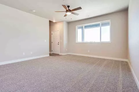 7043 4th Street Rd, Greeley, CO 80634
