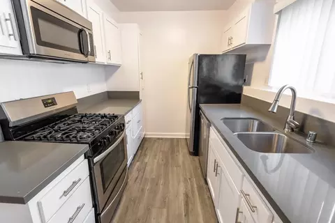 1944 Whitley Ave, Los Angeles, CA 90068