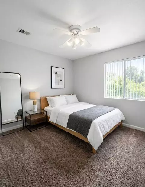 2665 S Bruce St, Winchester, NV 89169