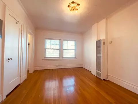 3046 NE Holladay St, Portland, OR 97232