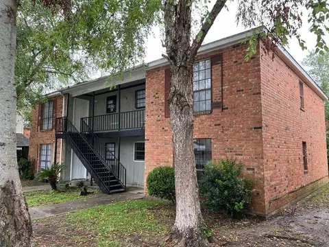136 Hummingbird Ln, Lafayette, LA 70506