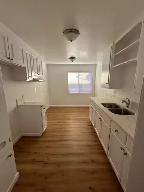 9235 State St, South Gate, CA 90280