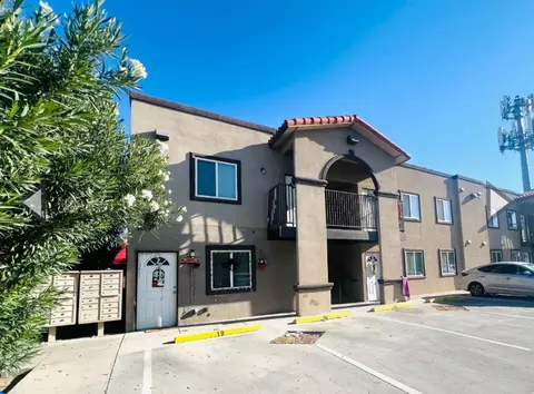 530 S Yarbrough Dr, El Paso, TX 79915