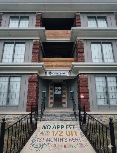 3227 Central St, Kansas City, MO 64111