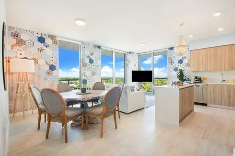 Biscayne Blvd, Miami, FL 33137