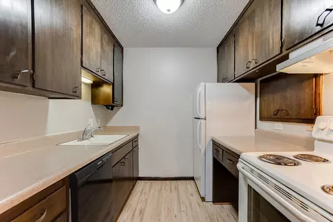 3800 Foss Rd, St. Anthony, MN 55421