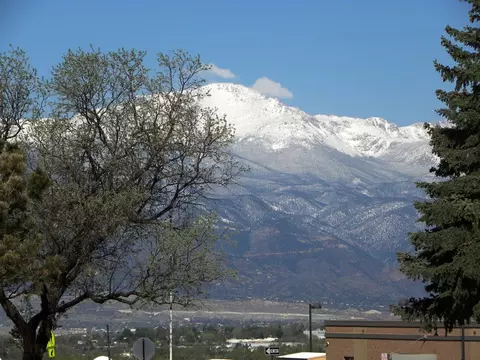 781 Hathaway Dr, Cimarron Hills, CO 80915