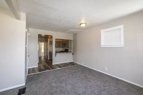 2063 W 104th St, Cleveland, OH 44102
