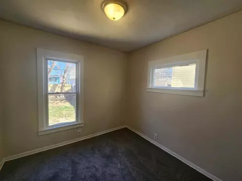 2063 W 104th St, Cleveland, OH 44102